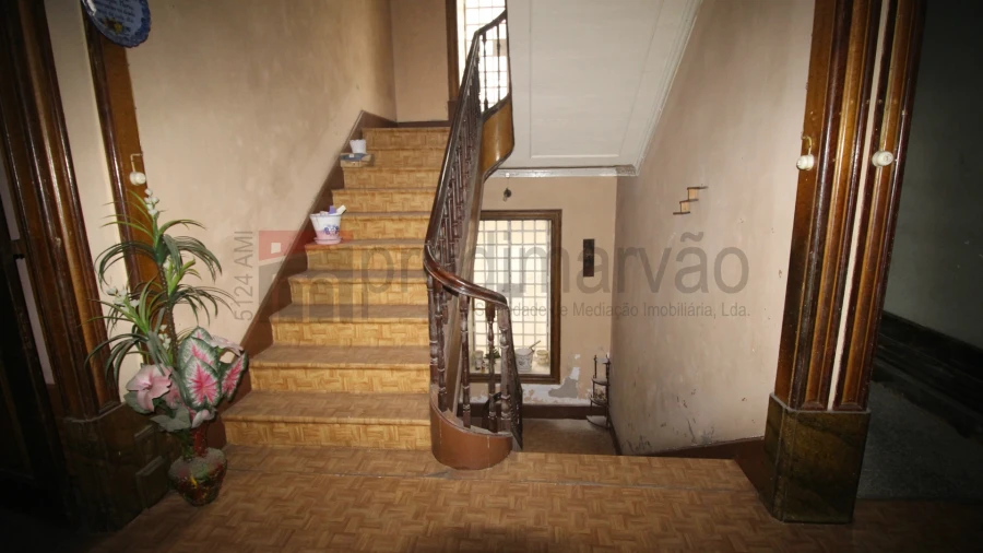 Moradia T6 para Venda em Vila Nova de Tazem Foto 9