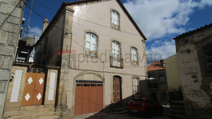 Moradia T6 para Venda em Vila Nova de Tazem Foto 2