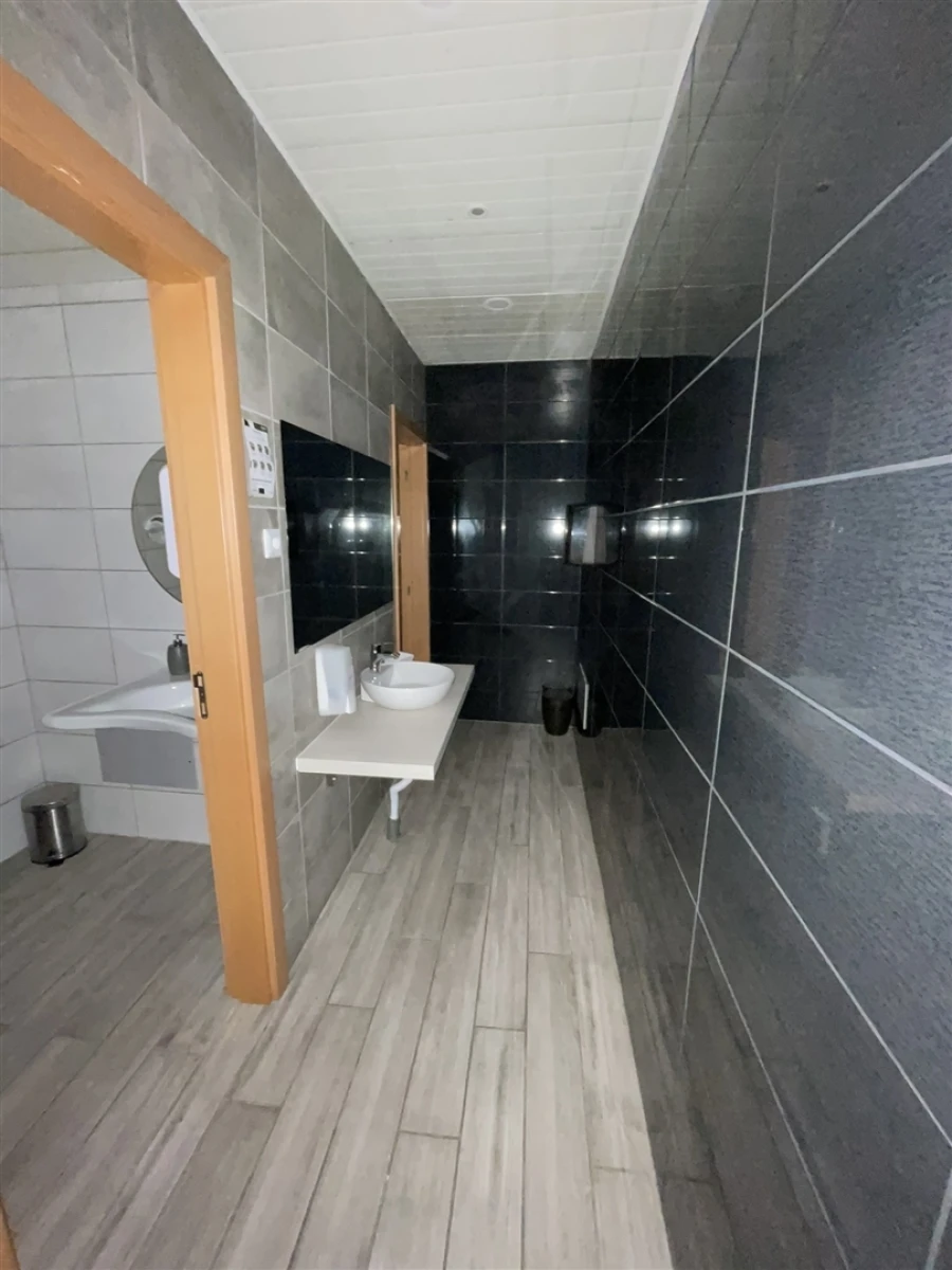 Loja para Arrendamento em Gouveia (São Pedro e São Julião) Foto 4