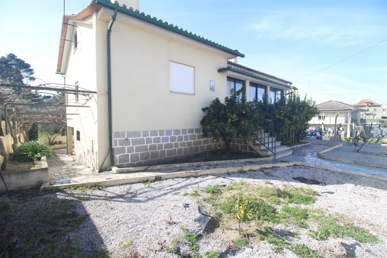 Moradia T5 para Venda em São Paio Foto 3