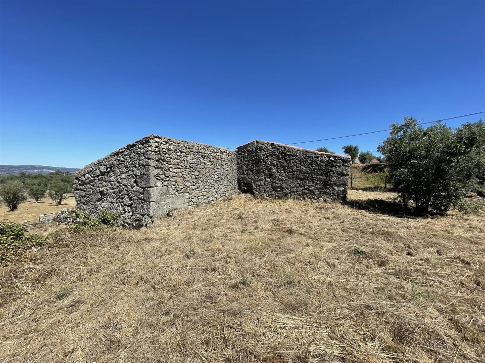 Quinta T2 para Venda em Melo e Nabais Foto 3