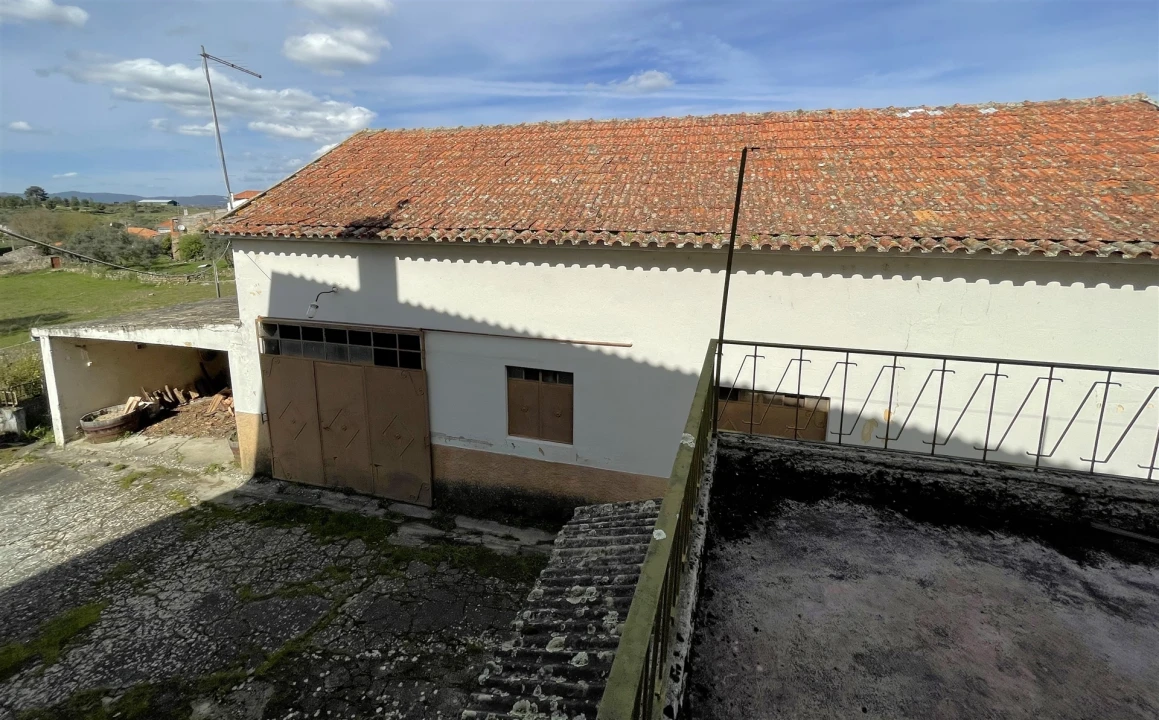 Moradia T7 para Venda em Vila Cortes da Serra Foto 12