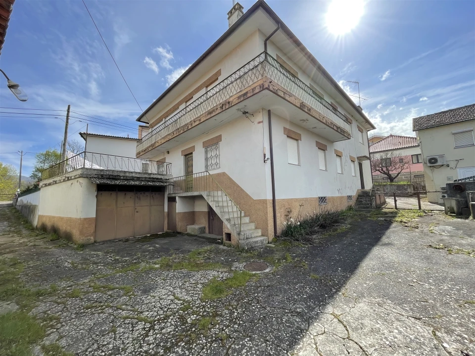 Moradia T7 para Venda em Vila Cortes da Serra Foto 1