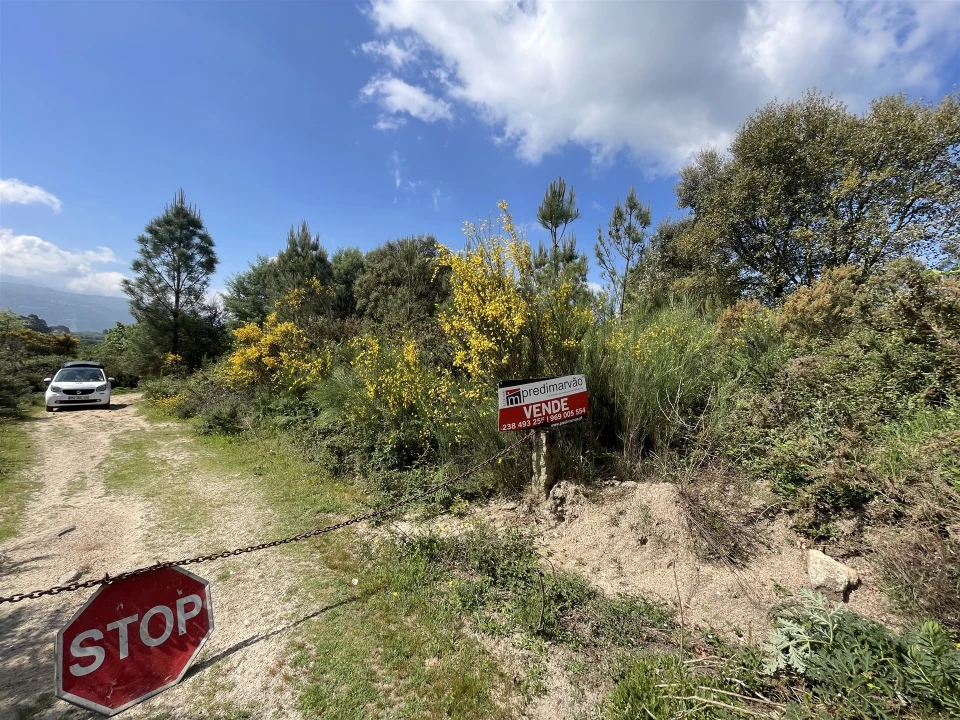 Terreno para Venda em Pinhanços Foto 7