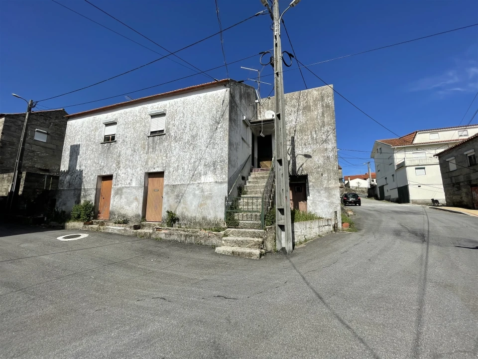 Moradia T4 para Venda em Nespereira Foto 1