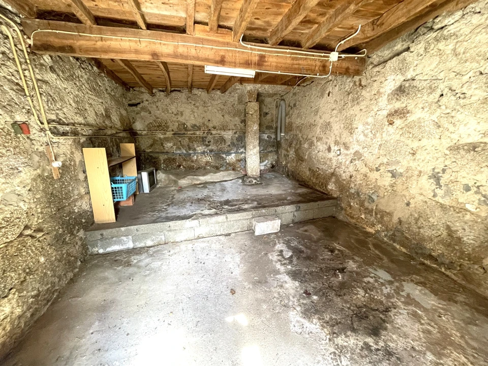 Moradia T4 para Venda em Nespereira Foto 16