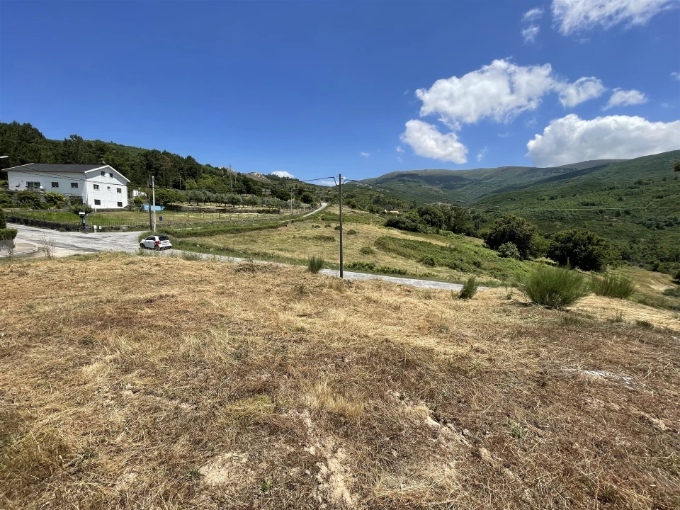 Terreno para Venda em Gouveia (São Pedro e São Julião) Foto 3
