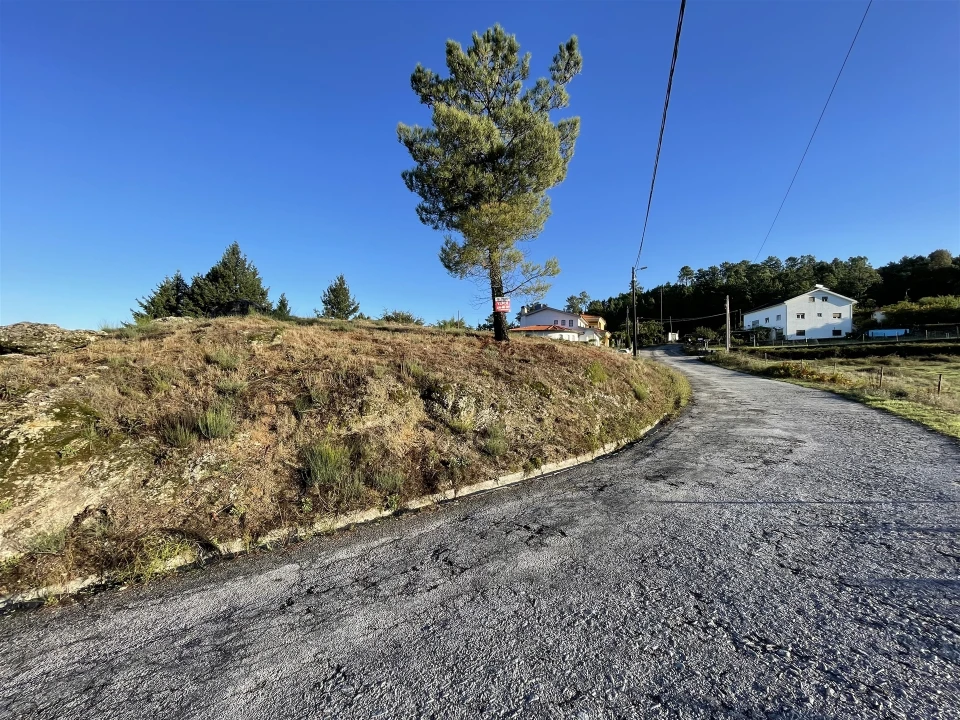 Terreno para Venda em Gouveia (São Pedro e São Julião) Foto 1