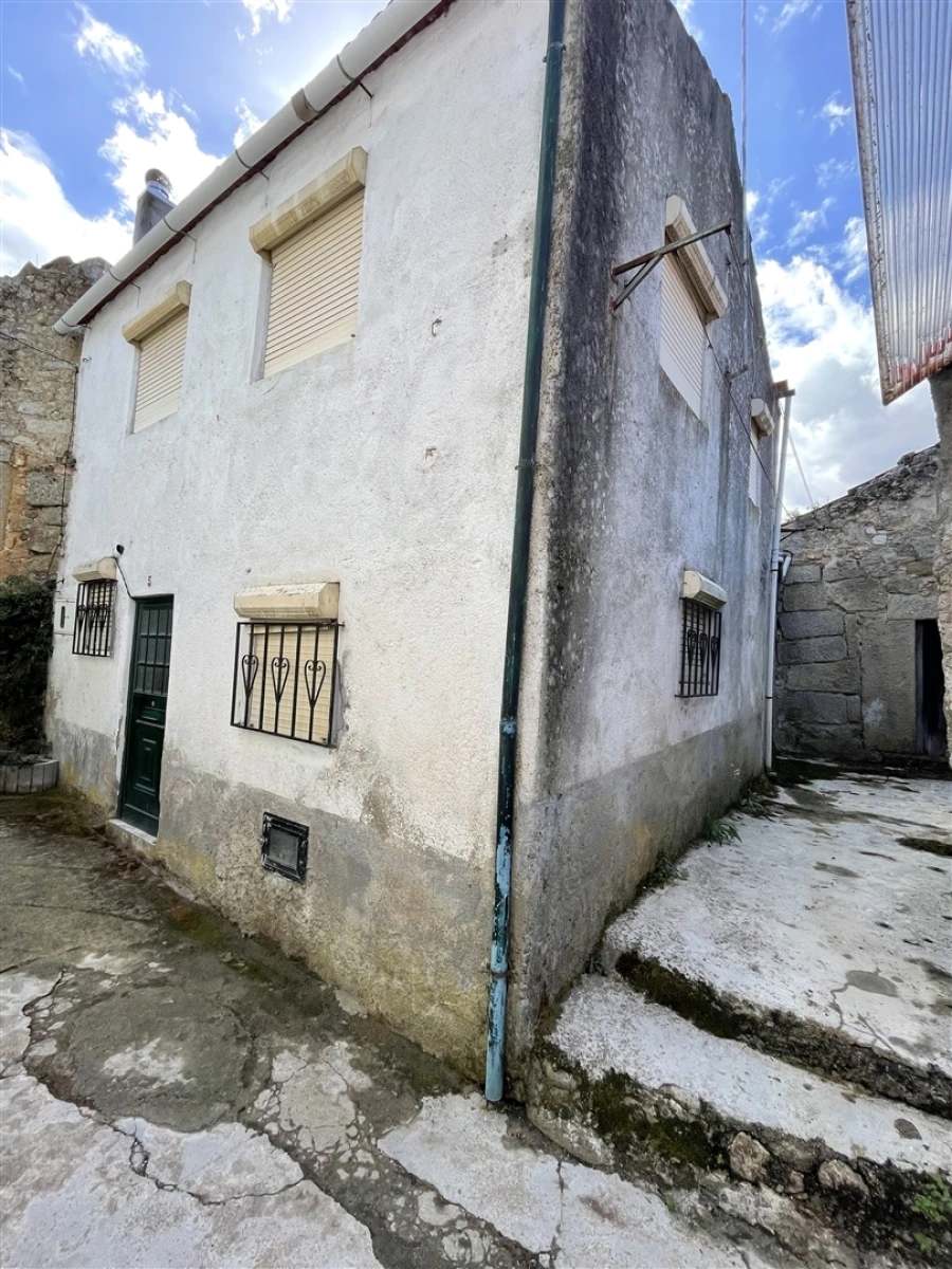 Moradia T2 para Venda em Nespereira Foto 2