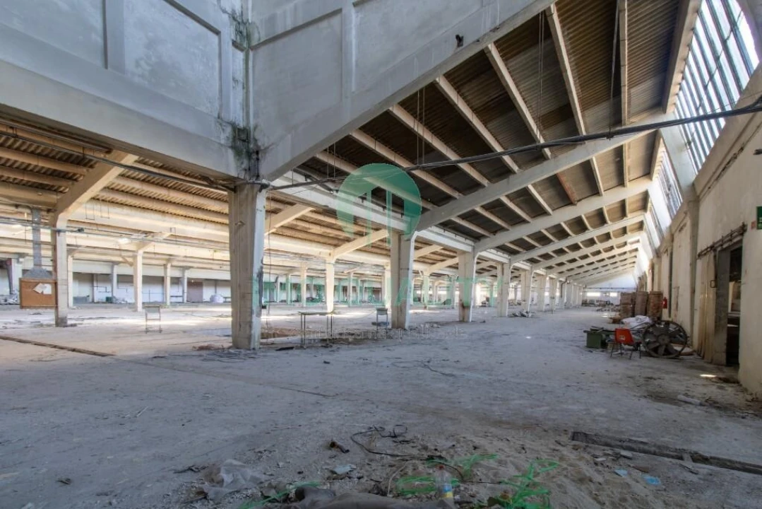 Armazém para Venda em Gulpilhares e Valadares Foto 14