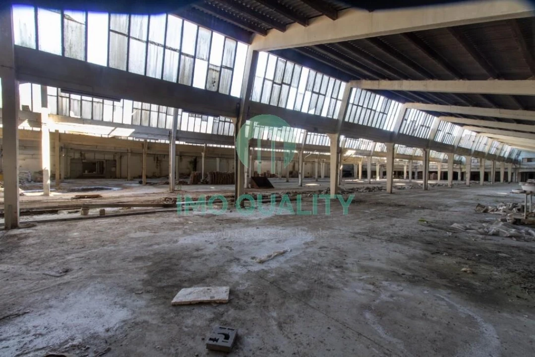 Armazém para Venda em Gulpilhares e Valadares Foto 4