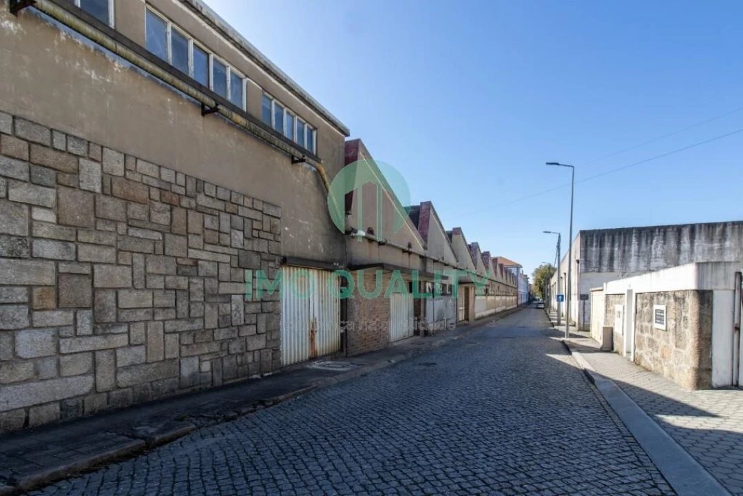 Armazém para Venda em Gulpilhares e Valadares Foto 1