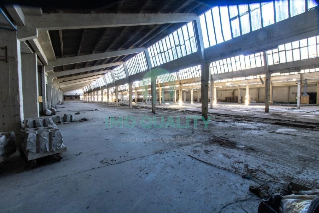 Armazém para Venda em Gulpilhares e Valadares Foto 3