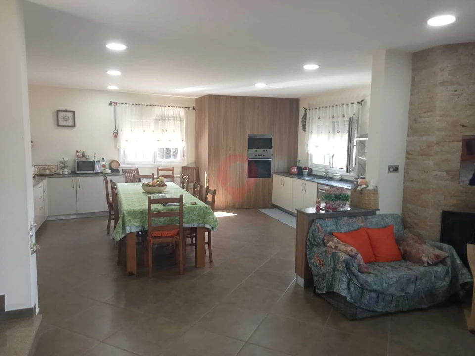 Moradia T4 para Venda em Cristoval Foto 6