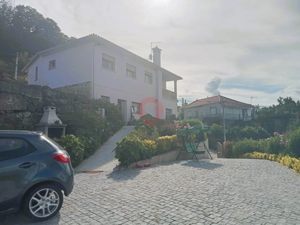 Moradia T4 para Venda em Cristoval Foto 1