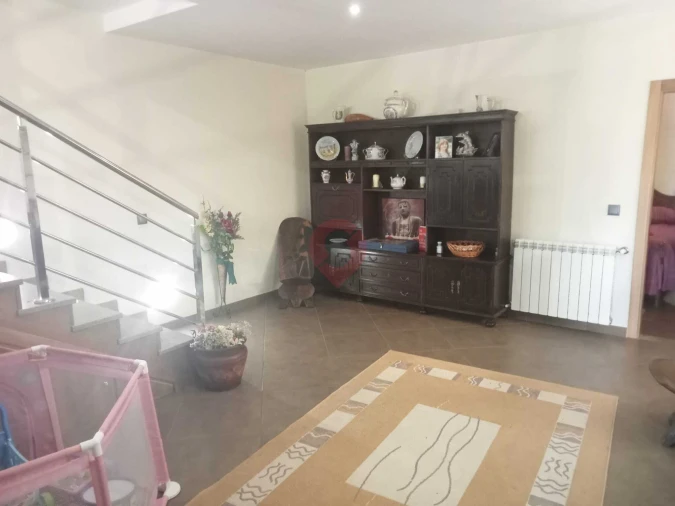 Moradia T4 para Venda em Cristoval Foto 12