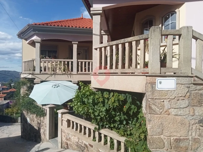 Moradia T4 para Venda em Cristoval Foto 3