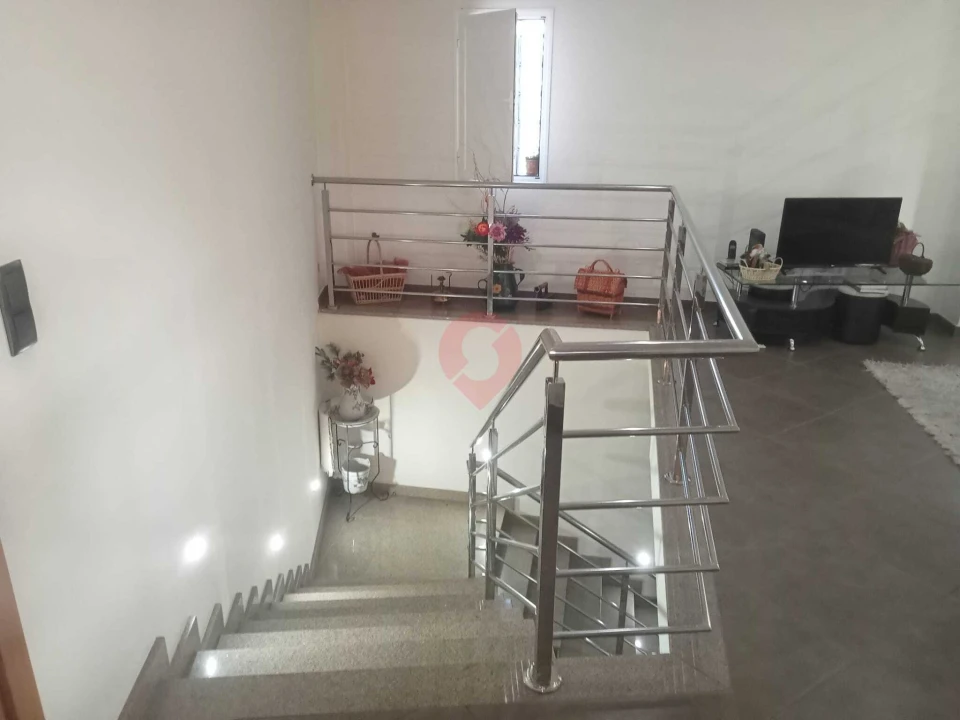 Moradia T4 para Venda em Cristoval Foto 11