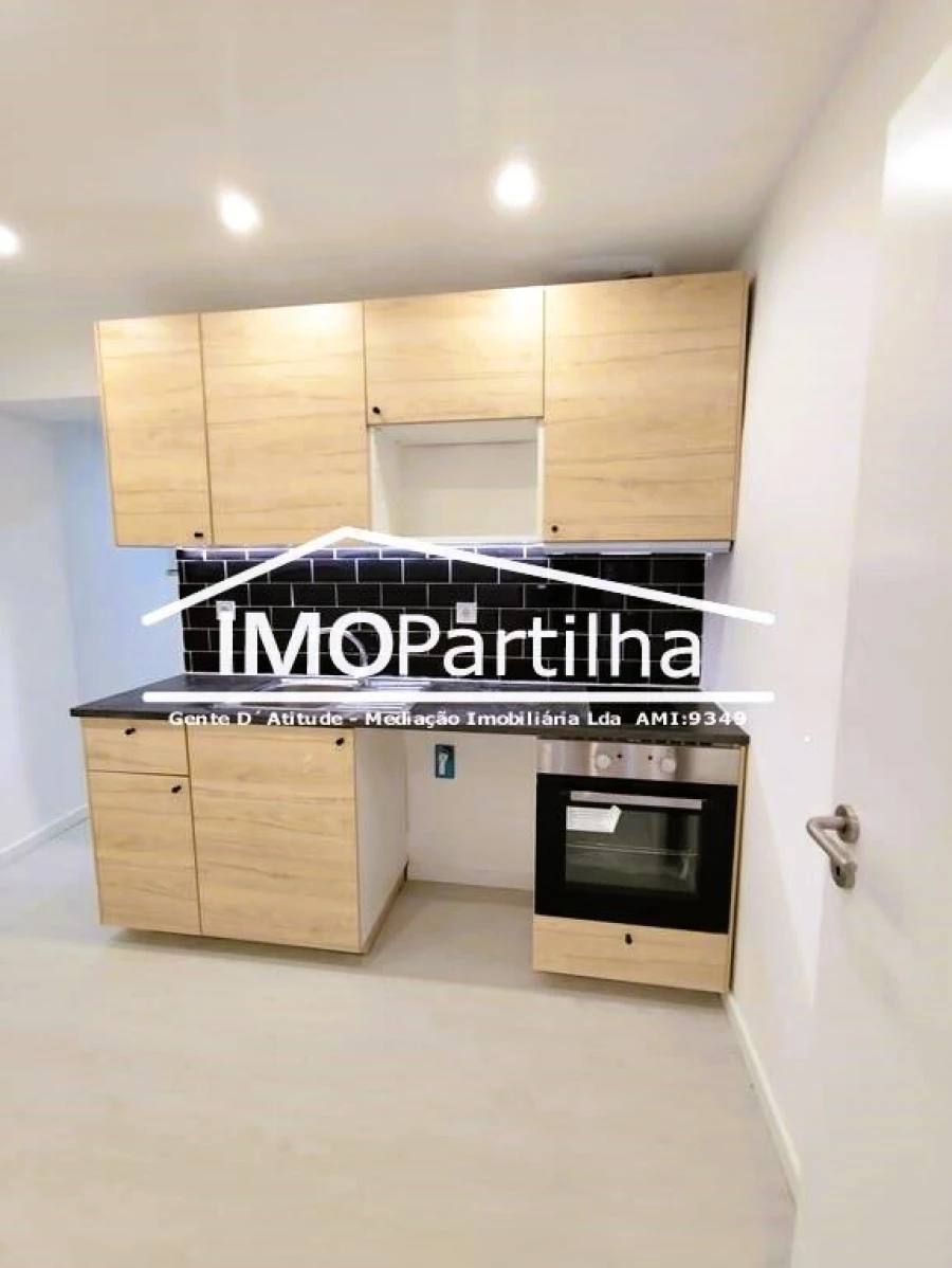 Apartamento T0 para Venda em Queluz e Belas Foto 2