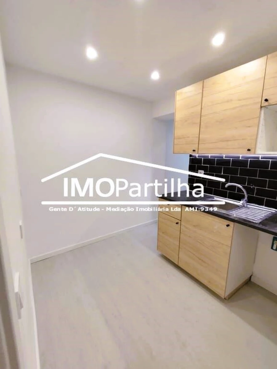 Apartamento T0 para Venda em Queluz e Belas Foto 4
