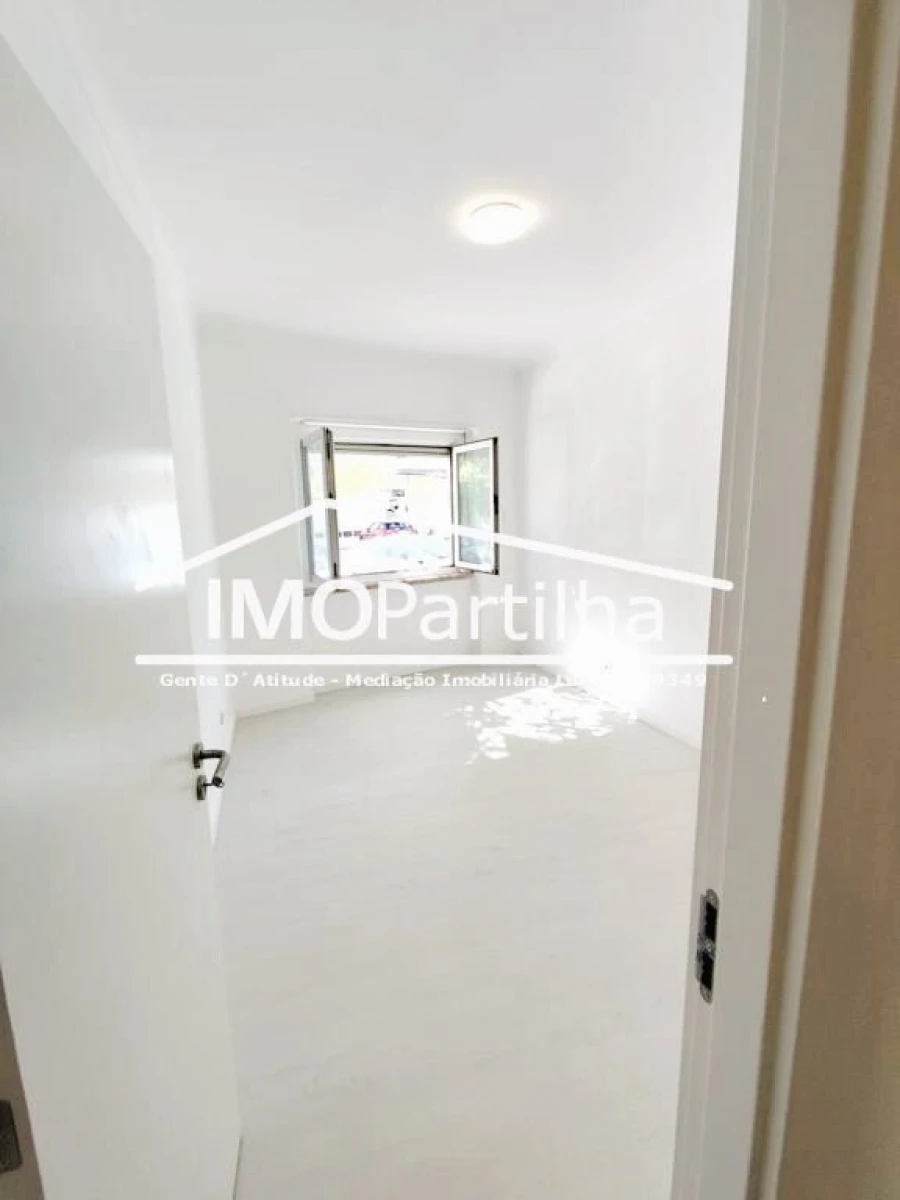 Apartamento T0 para Venda em Queluz e Belas Foto 8