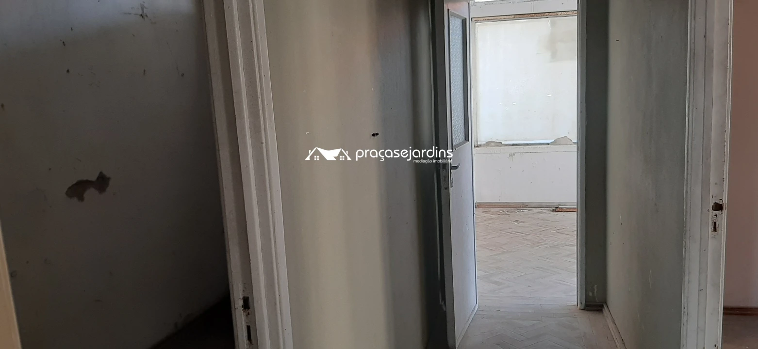 Prédio para Venda em Vieira de Leiria Foto 6