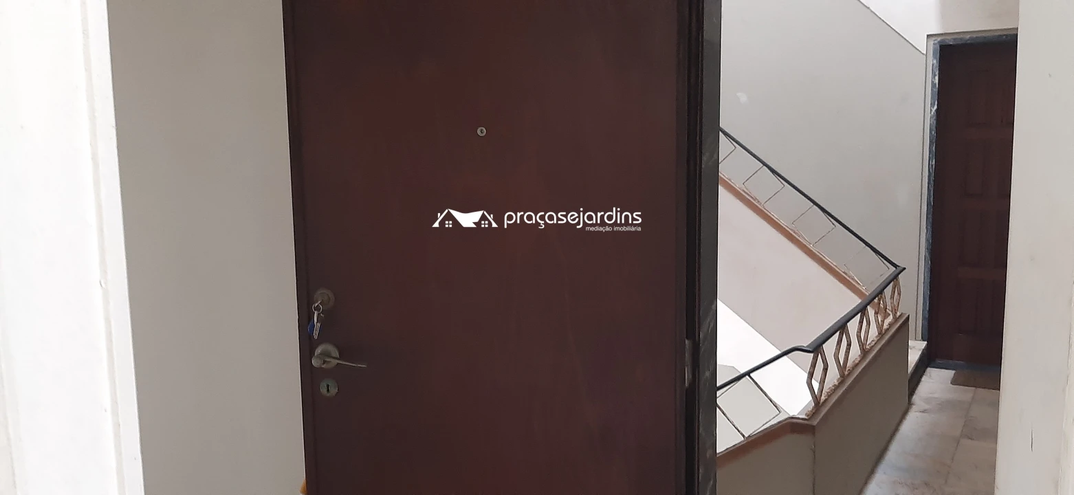 Prédio para Venda em Vieira de Leiria Foto 14