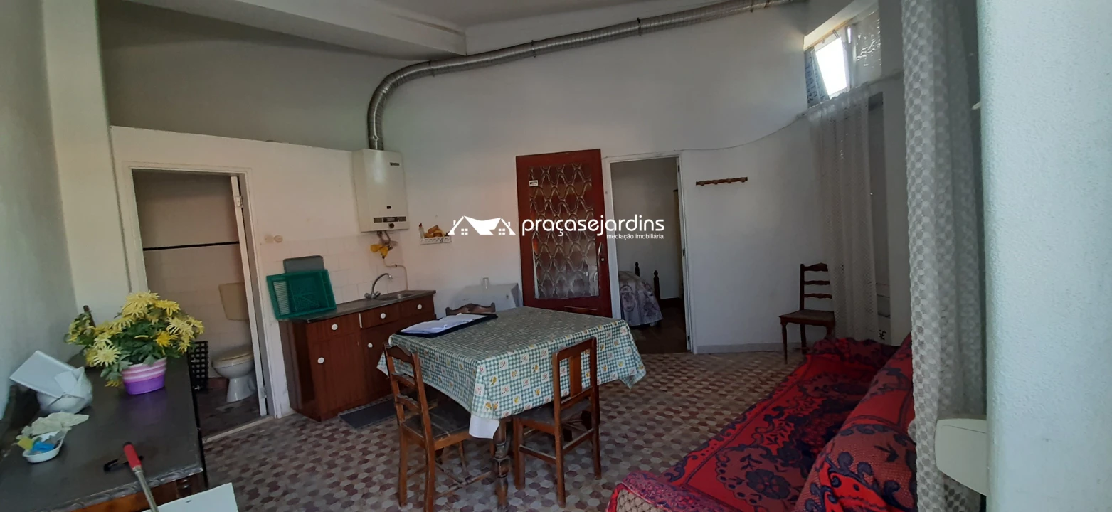 Prédio para Venda em Vieira de Leiria Foto 1