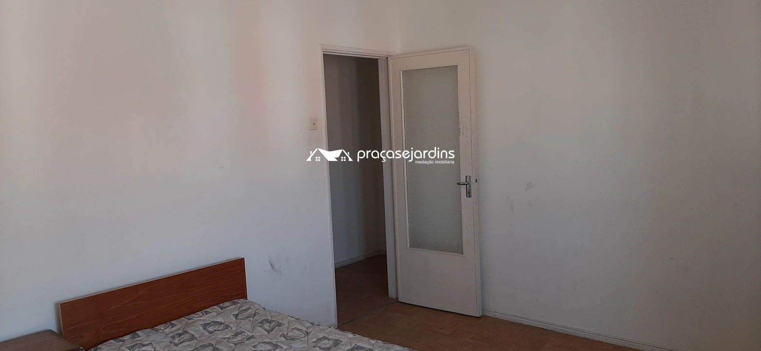 Prédio para Venda em Vieira de Leiria Foto 18