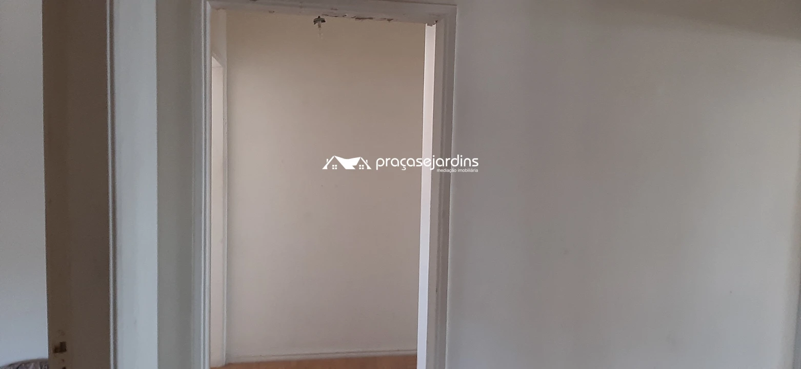 Prédio para Venda em Vieira de Leiria Foto 16