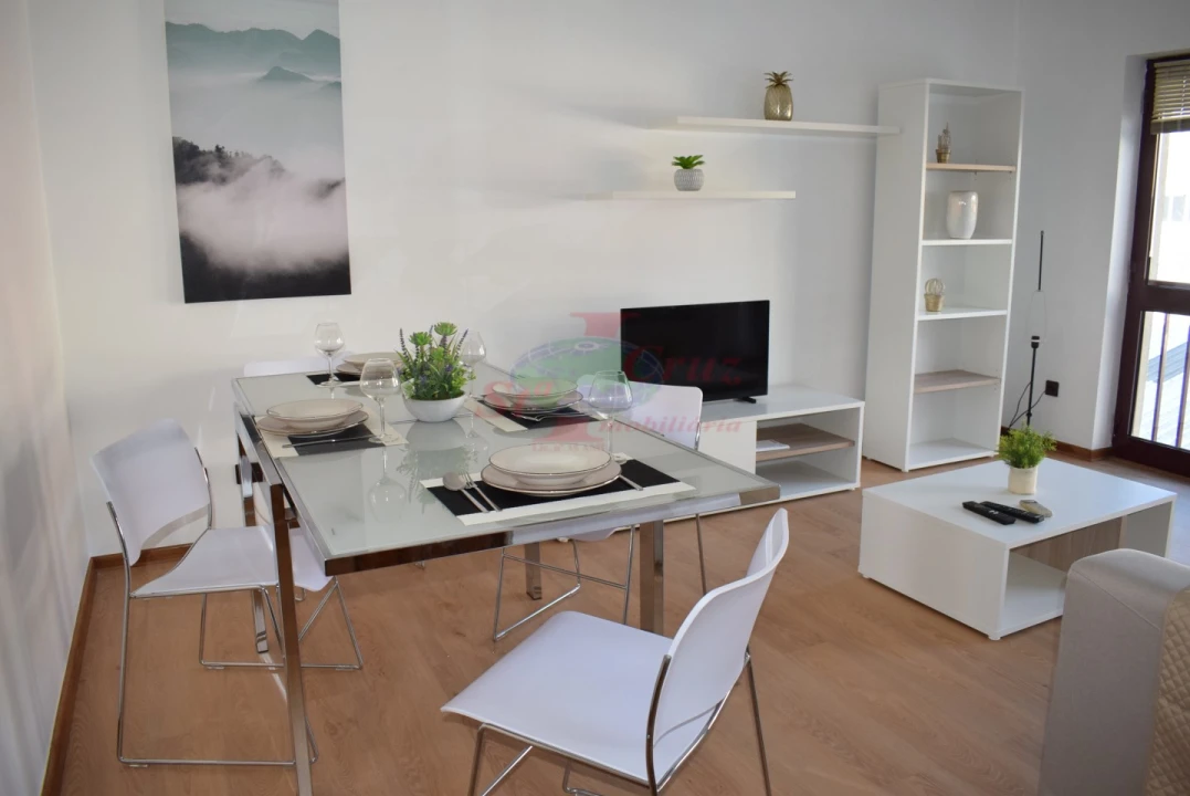 Apartamento T1 para Arrendamento férias em Sé Nova, Santa Cruz, Almedina e São Bartolomeu Foto 2