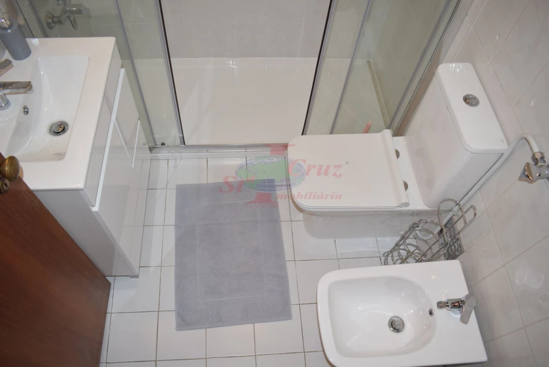 Apartamento T1 para Arrendamento férias em Sé Nova, Santa Cruz, Almedina e São Bartolomeu Foto 14