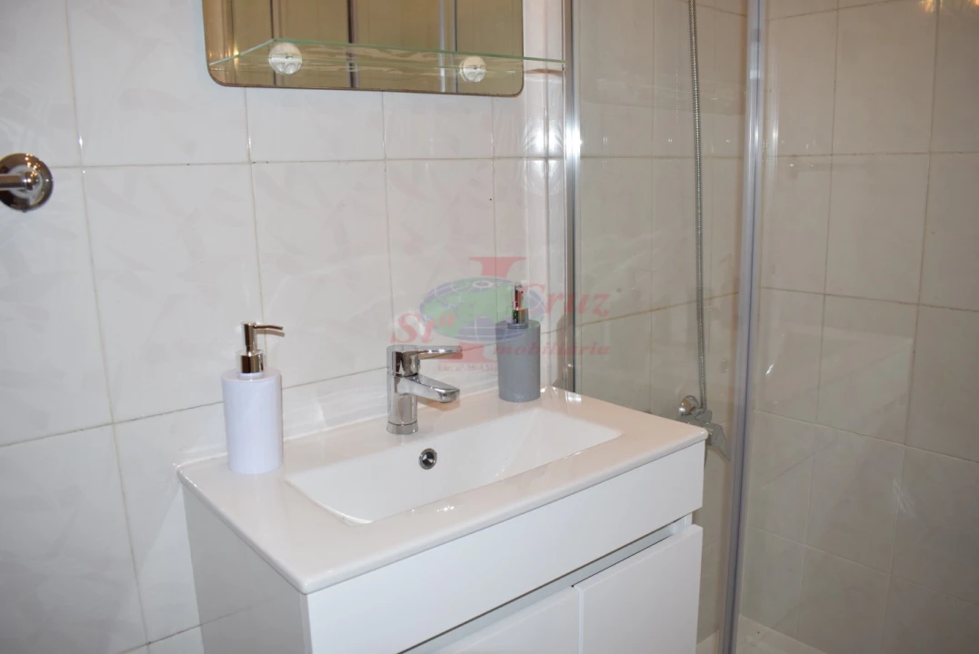 Apartamento T1 para Arrendamento férias em Sé Nova, Santa Cruz, Almedina e São Bartolomeu Foto 15