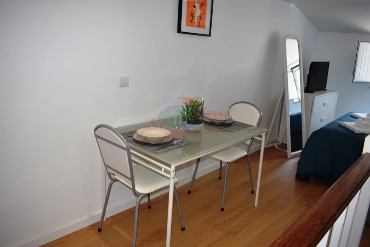 Apartamento para Arrendamento férias em Sé Nova, Santa Cruz, Almedina e São Bartolomeu Foto 6