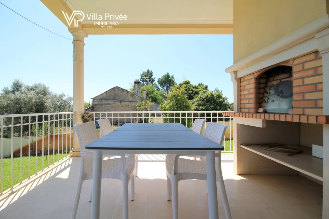 Moradia T5 para Venda em Cernache Foto 3