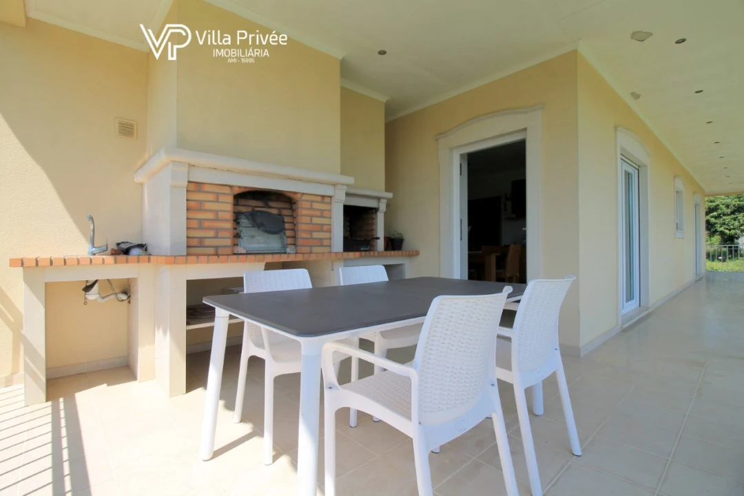 Moradia T5 para Venda em Cernache Foto 6