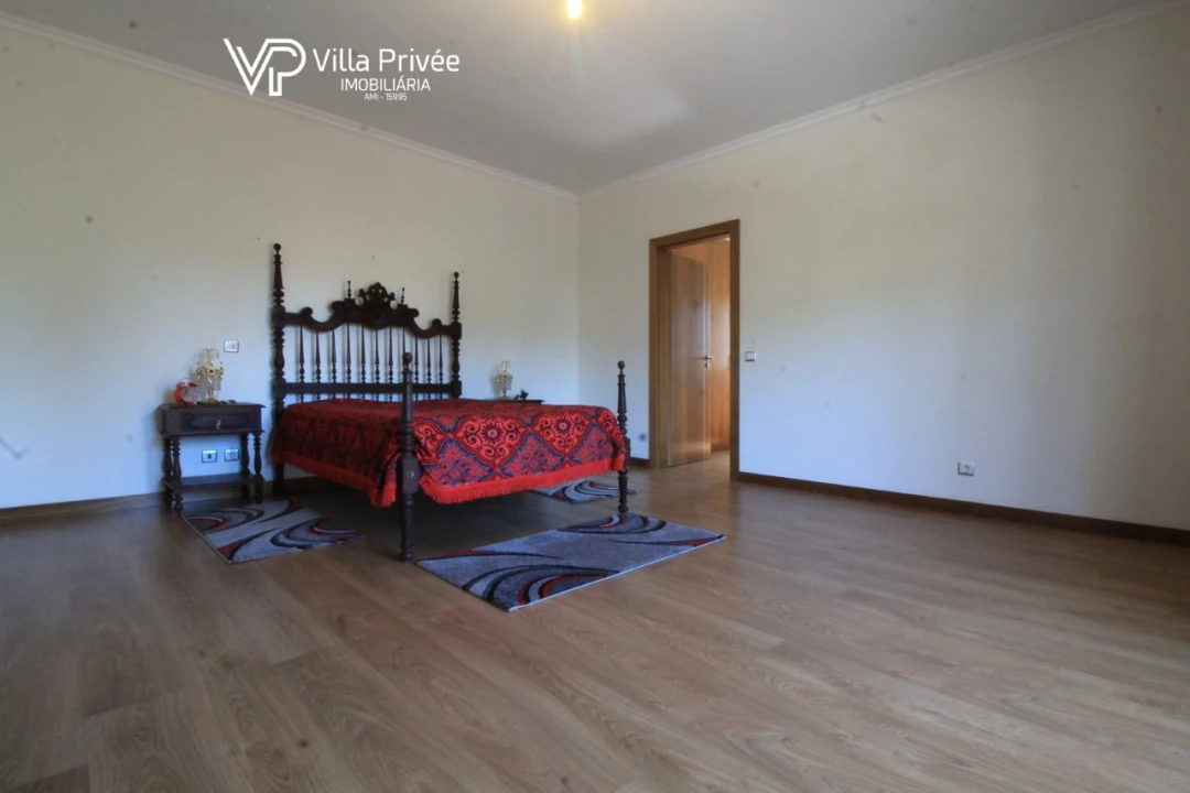 Moradia T5 para Venda em Cernache Foto 35