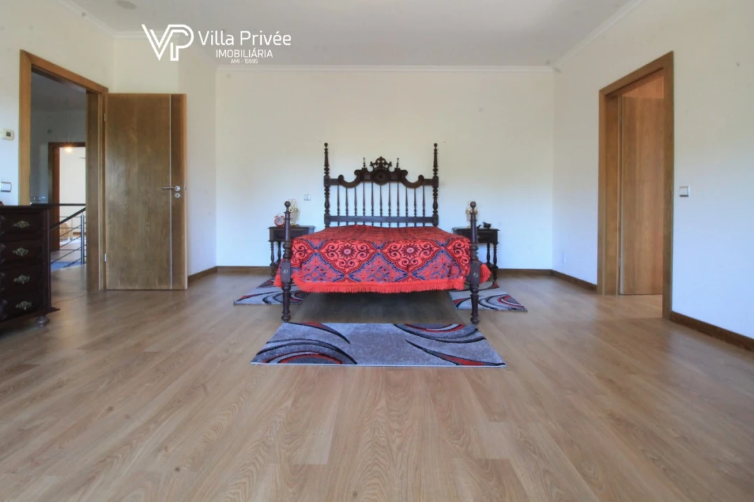 Moradia T5 para Venda em Cernache Foto 36