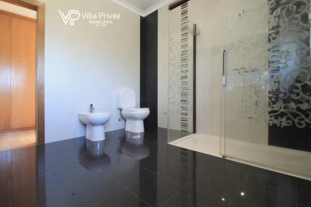 Moradia T5 para Venda em Cernache Foto 42