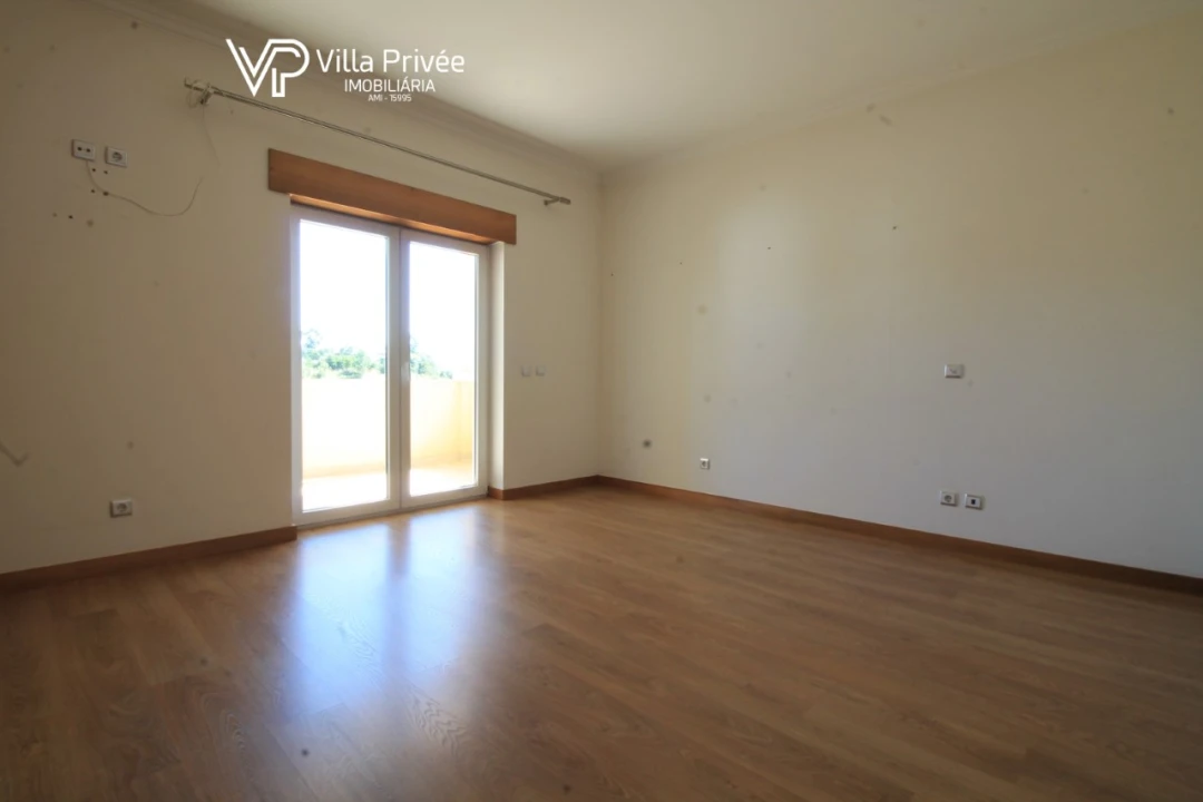 Moradia T5 para Venda em Cernache Foto 44