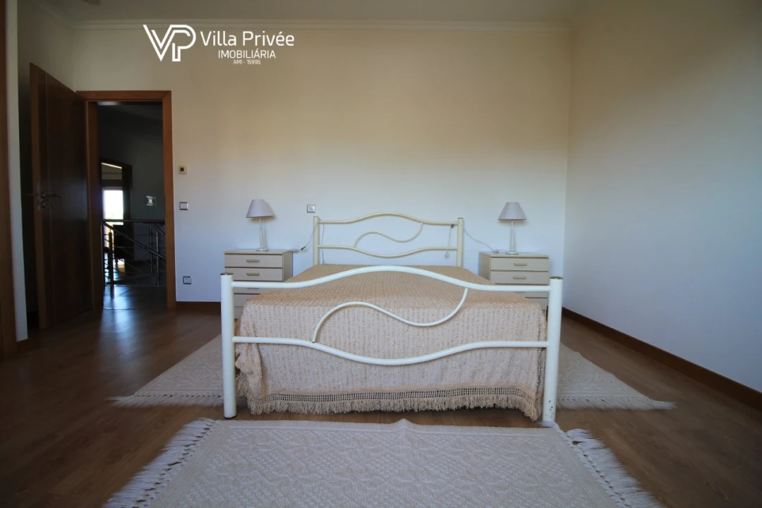 Moradia T5 para Venda em Cernache Foto 49