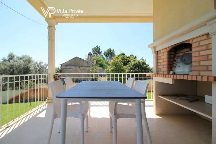 Moradia T5 para Venda em Cernache Foto 3