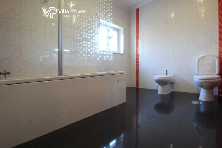 Moradia T5 para Venda em Cernache Foto 51