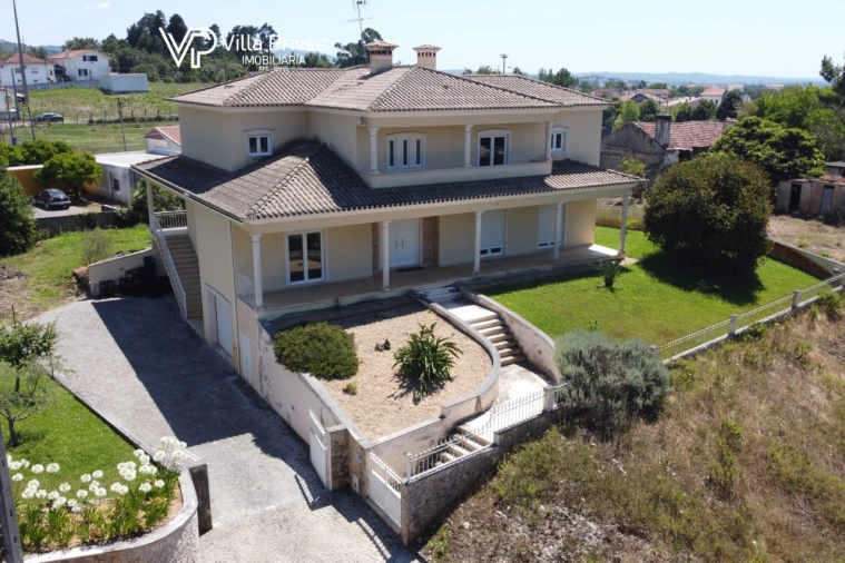 Moradia T5 para Venda em Cernache