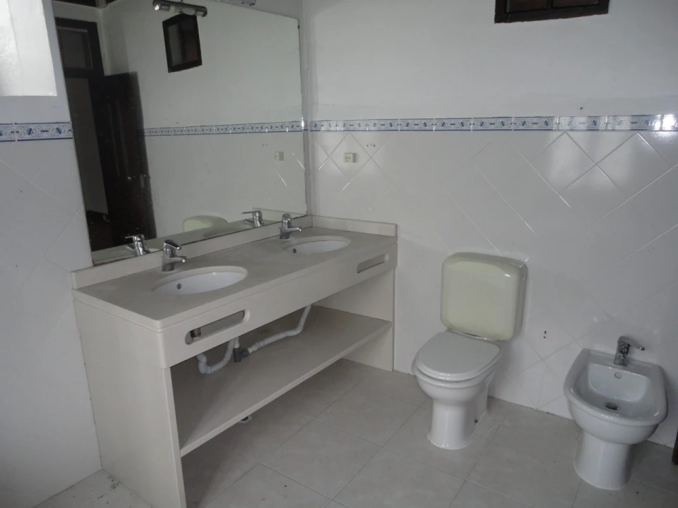 Moradia T5 para Venda em Abrunheira, Verride e Vila Nova da Barca Foto 11