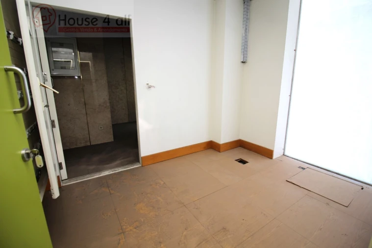 Loja para Venda em Caldas da Rainha - Santo Onofre e Serra do Bouro Foto 4