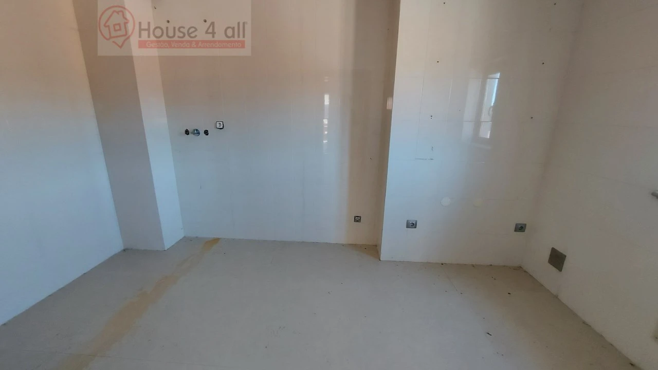 Moradia T6 para Venda em Turquel Foto 16