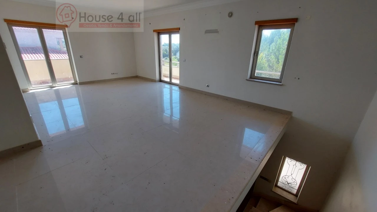 Moradia T6 para Venda em Turquel Foto 20