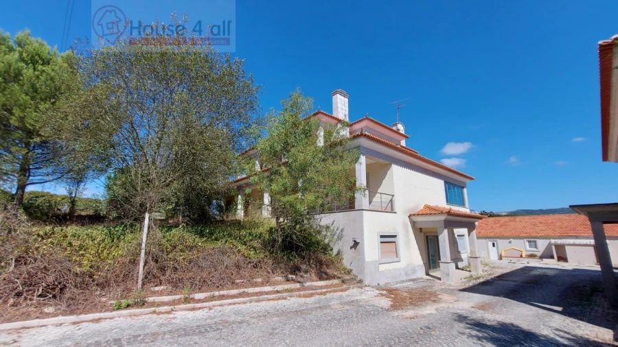 Moradia T6 para Venda em Turquel Foto 3