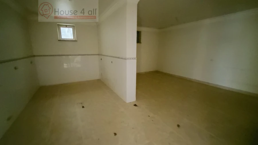 Moradia T6 para Venda em Turquel Foto 9